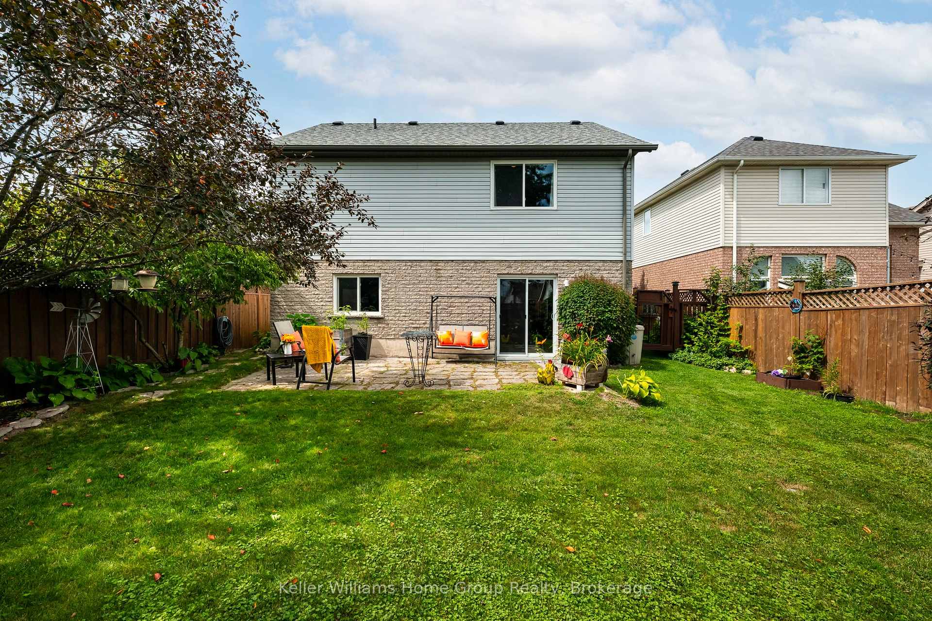 Photo 8 of 16 Althorp Drive, Orangeville — HOMEH