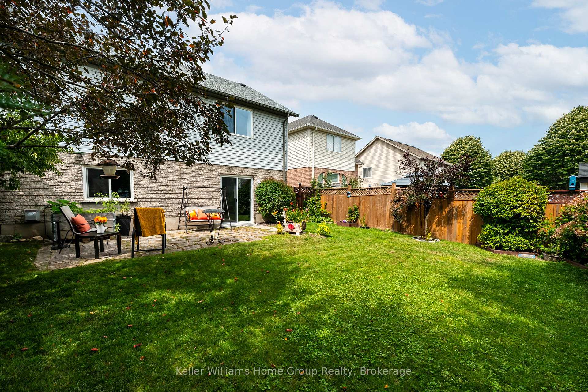 Photo 9 of 16 Althorp Drive, Orangeville — HOMEH