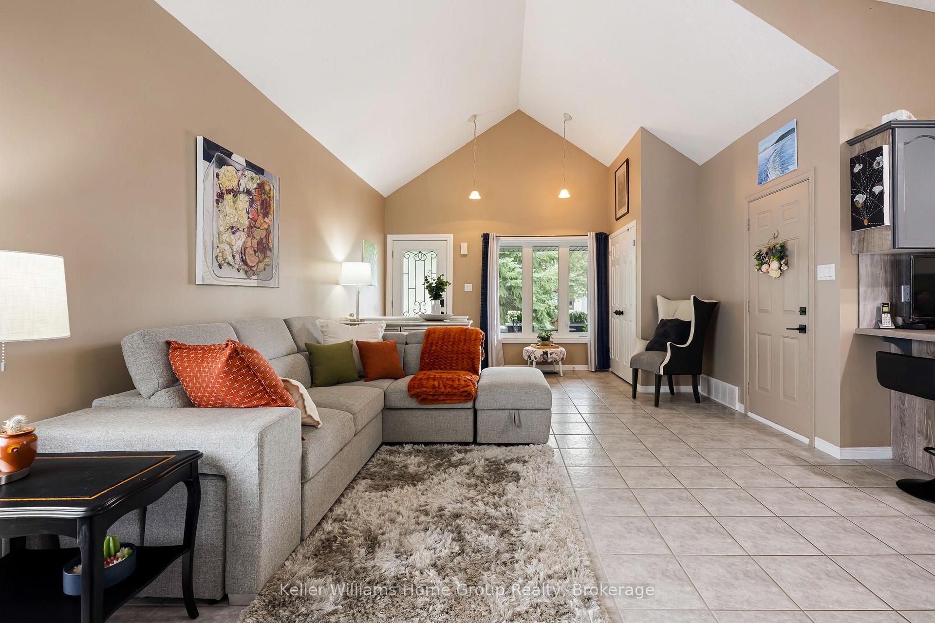 Photo 19 of 16 Althorp Drive, Orangeville — HOMEH