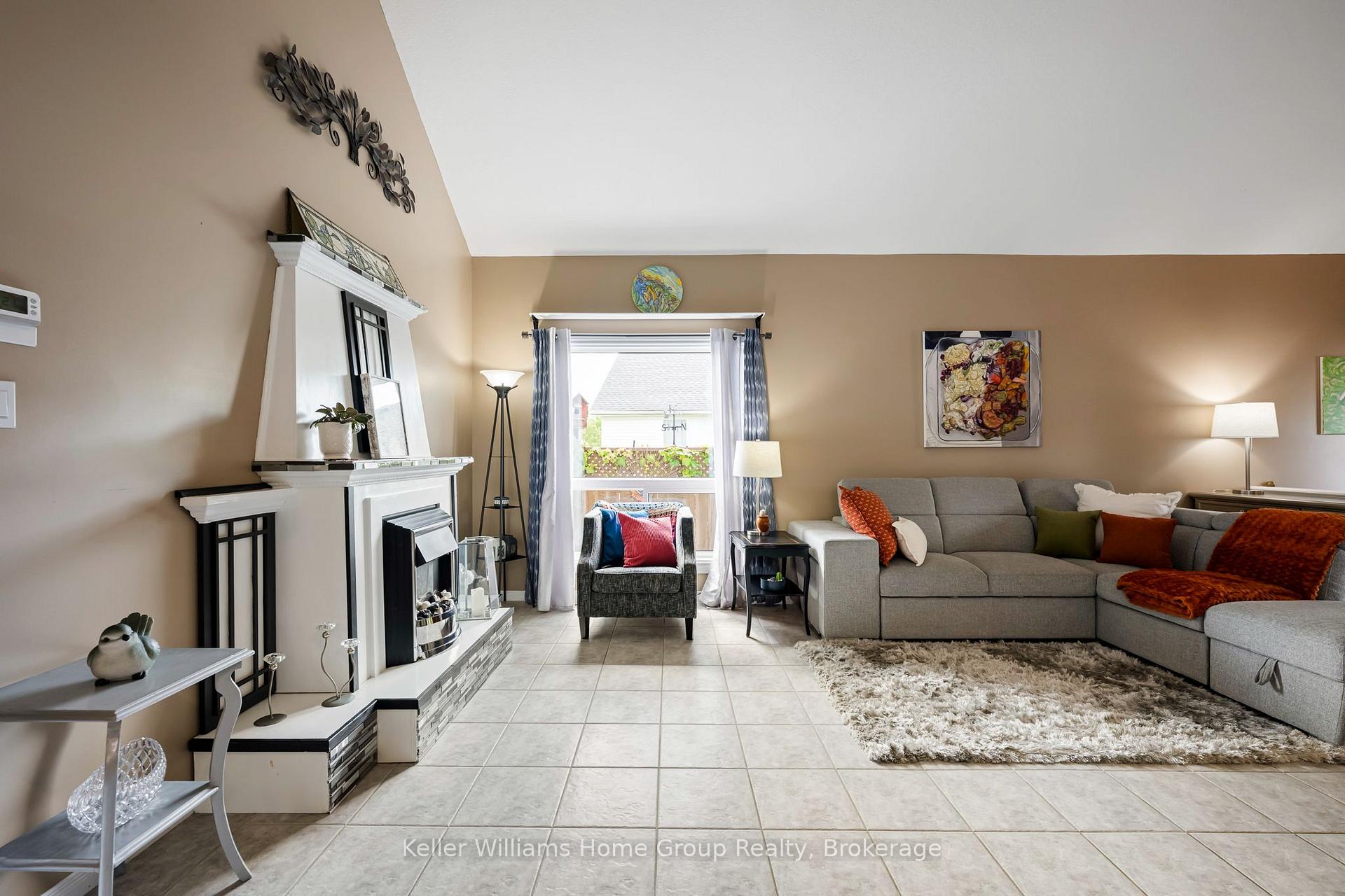 Photo 21 of 16 Althorp Drive, Orangeville — HOMEH