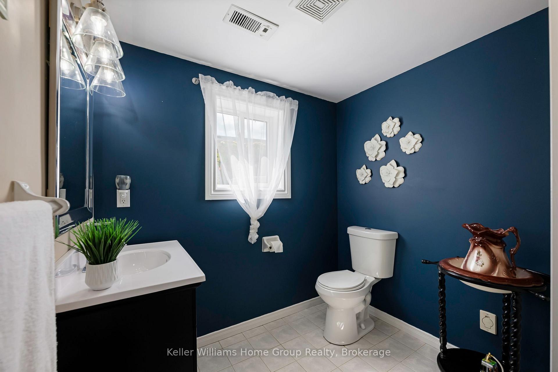 Photo 38 of 16 Althorp Drive, Orangeville — HOMEH