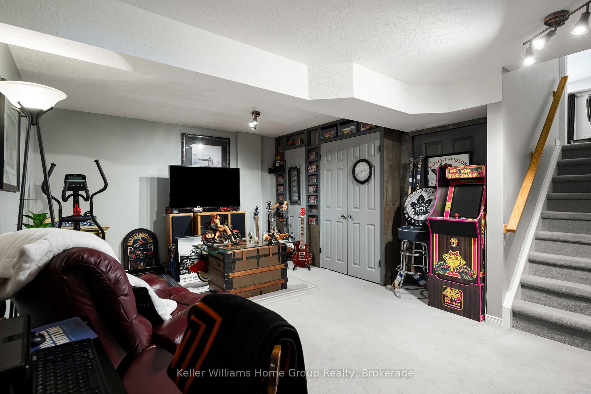 Photo 41 of 16 Althorp Drive, Orangeville — HOMEH