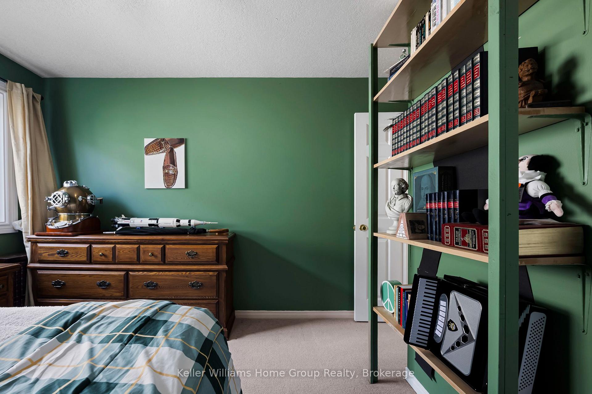Photo 46 of 16 Althorp Drive, Orangeville — HOMEH