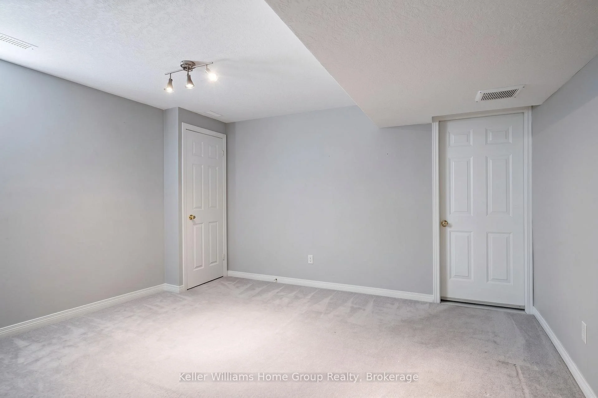 Photo 48 of 16 Althorp Drive, Orangeville — HOMEH