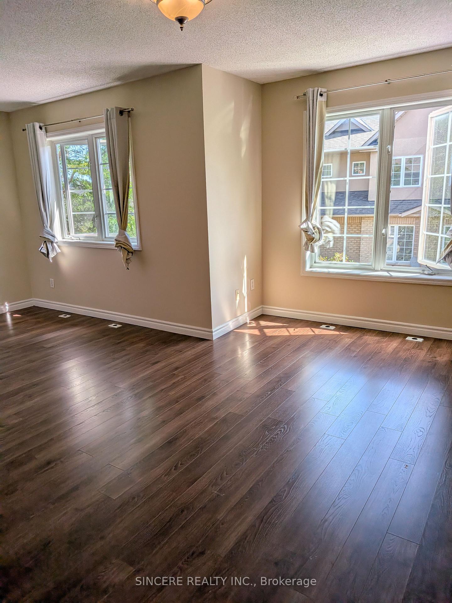 Photo 1 of Unit 17, 20 St Moritz Way, Markham, Unionville — HOMEH