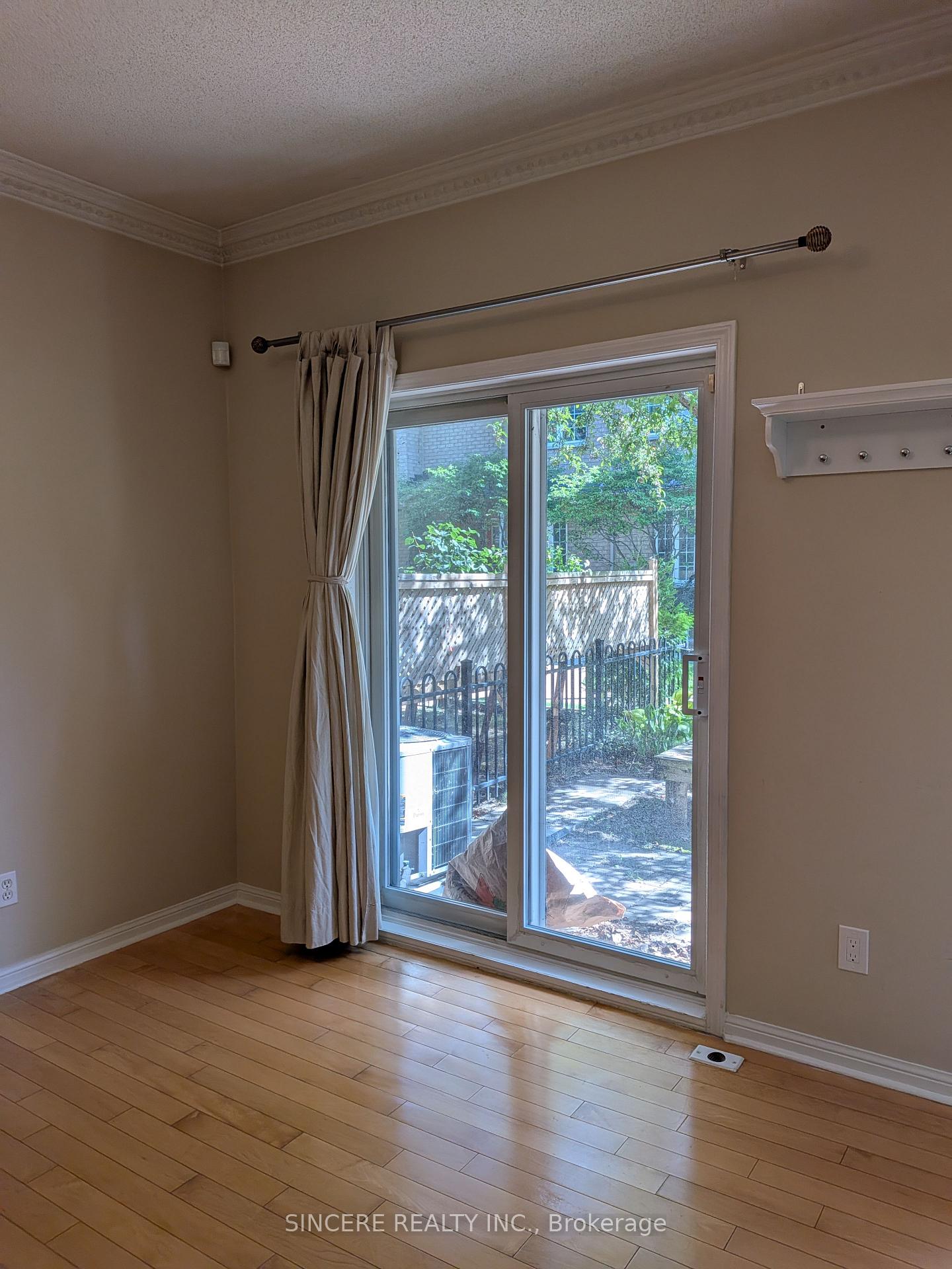 Photo 2 of Unit 17, 20 St Moritz Way, Markham, Unionville — HOMEH