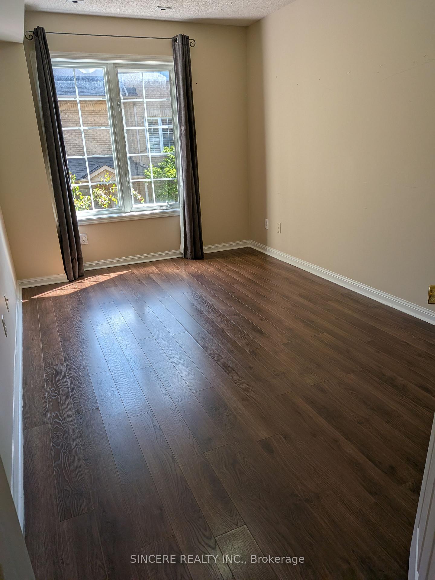 Photo 3 of Unit 17, 20 St Moritz Way, Markham, Unionville — HOMEH