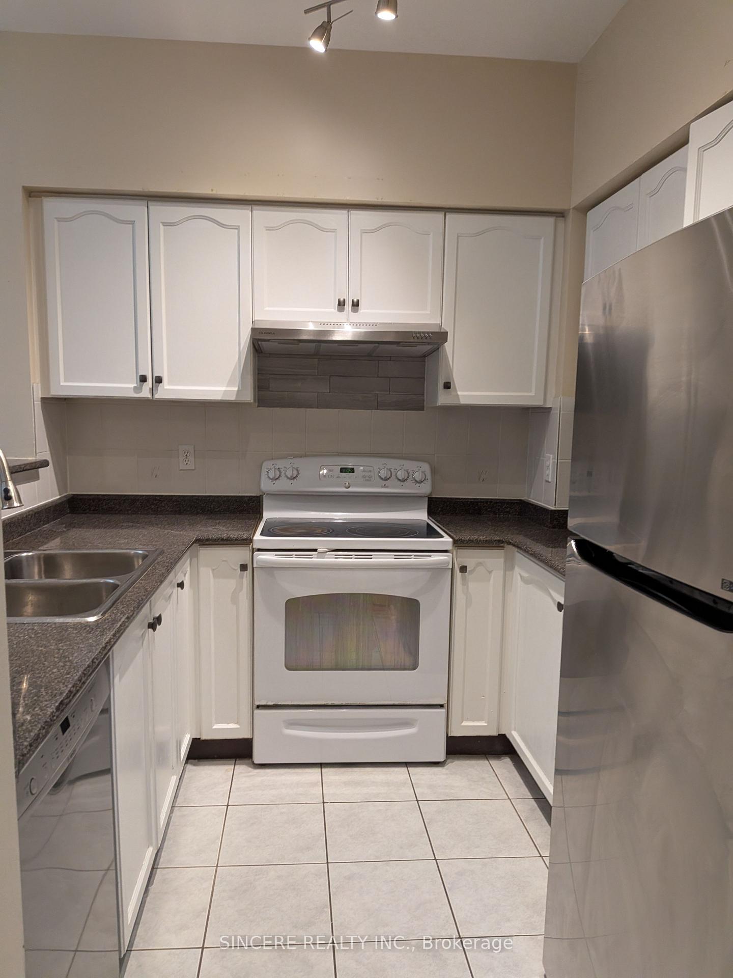 Photo 6 of Unit 17, 20 St Moritz Way, Markham, Unionville — HOMEH