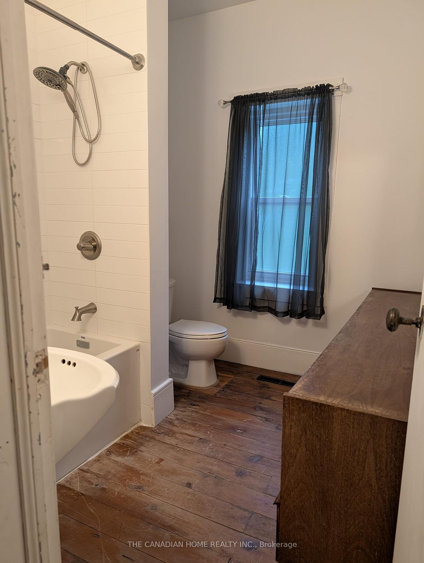 Photo 12 of 6142 Guelph Line, Burlington, Rural Burlington — HOMEH