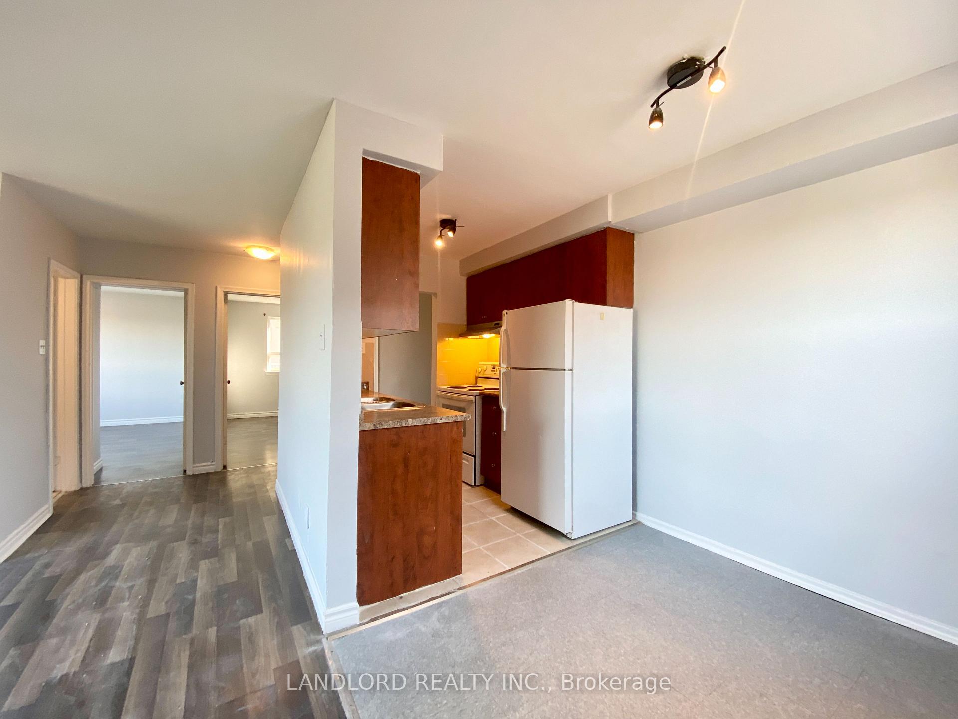 Photo 5 of Unit 4, 127 Scarlett Road, Toronto, Rockcliffe-Smythe — HOMEH
