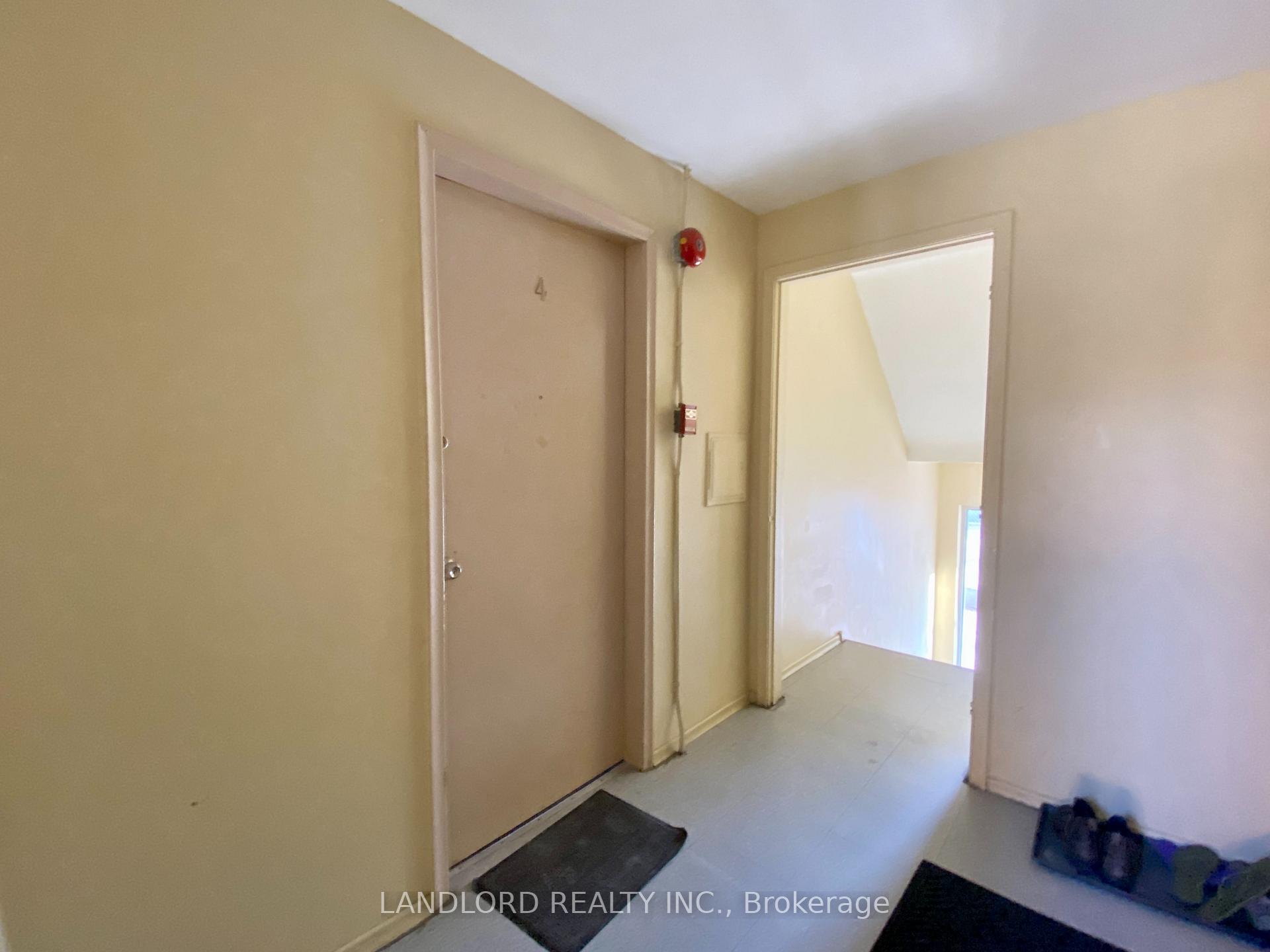 Photo 17 of Unit 4, 127 Scarlett Road, Toronto, Rockcliffe-Smythe — HOMEH