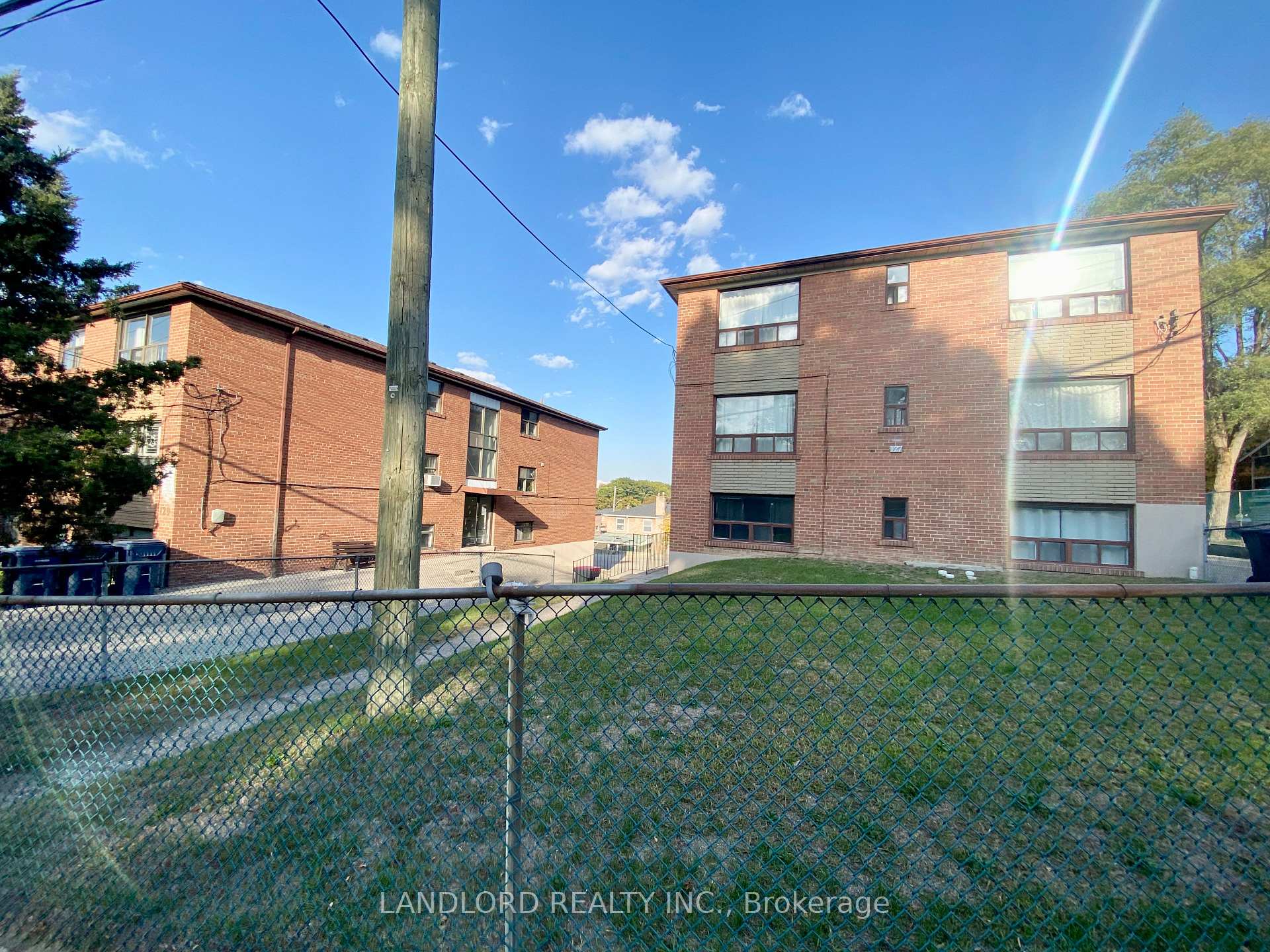 Photo 20 of Unit 4, 127 Scarlett Road, Toronto, Rockcliffe-Smythe — HOMEH