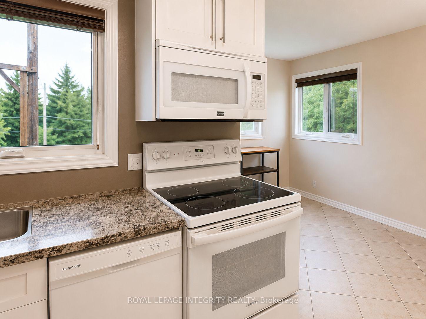 Photo 6 of 31 Gary Avenue, Ottawa, Manordale — HOMEH