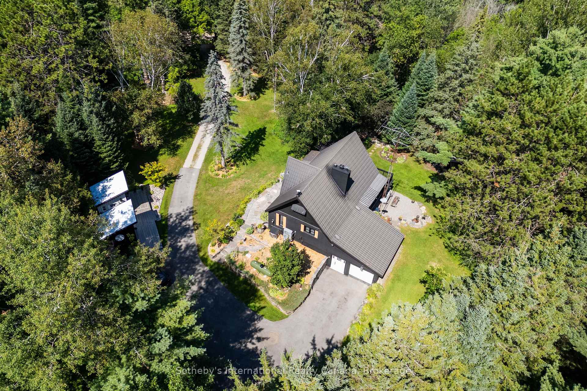 Photo 1 of 132 Douglas Drive, Bracebridge, Macaulay — HOMEH