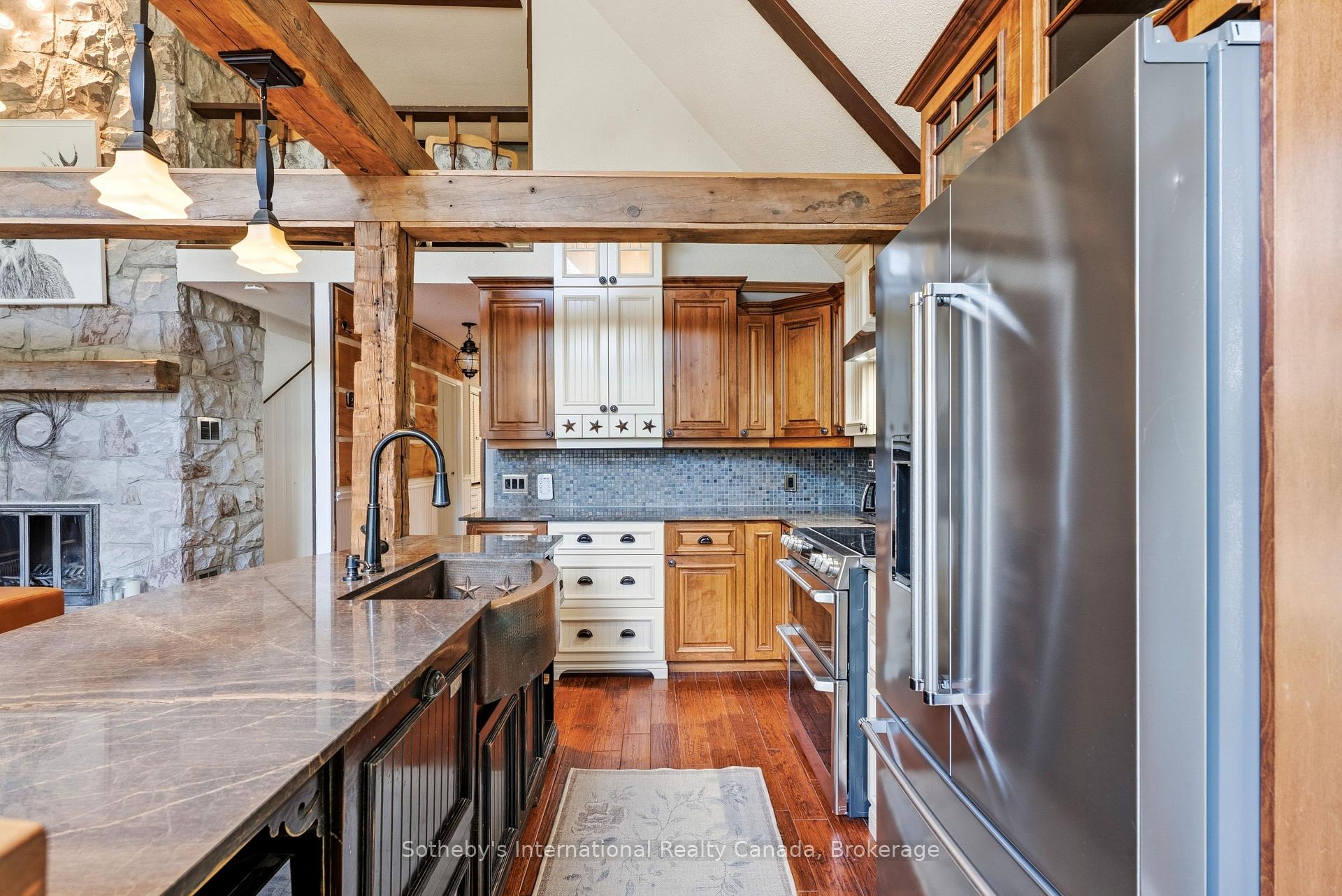 Photo 4 of 132 Douglas Drive, Bracebridge, Macaulay — HOMEH