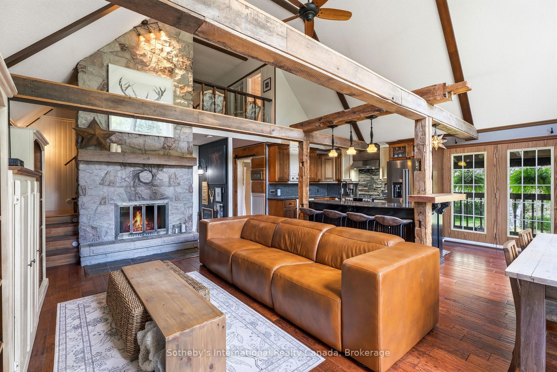 Photo 5 of 132 Douglas Drive, Bracebridge, Macaulay — HOMEH