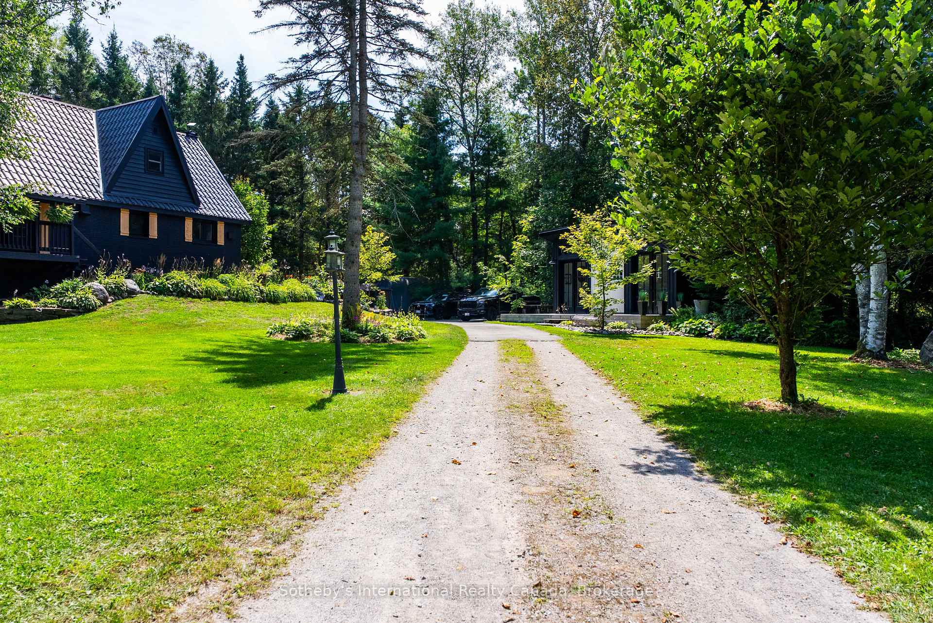 Photo 8 of 132 Douglas Drive, Bracebridge, Macaulay — HOMEH