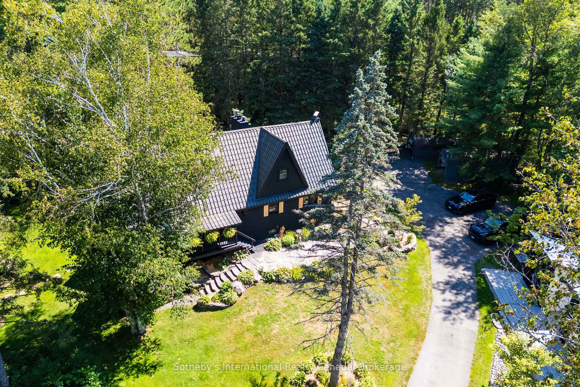 Photo 9 of 132 Douglas Drive, Bracebridge, Macaulay — HOMEH