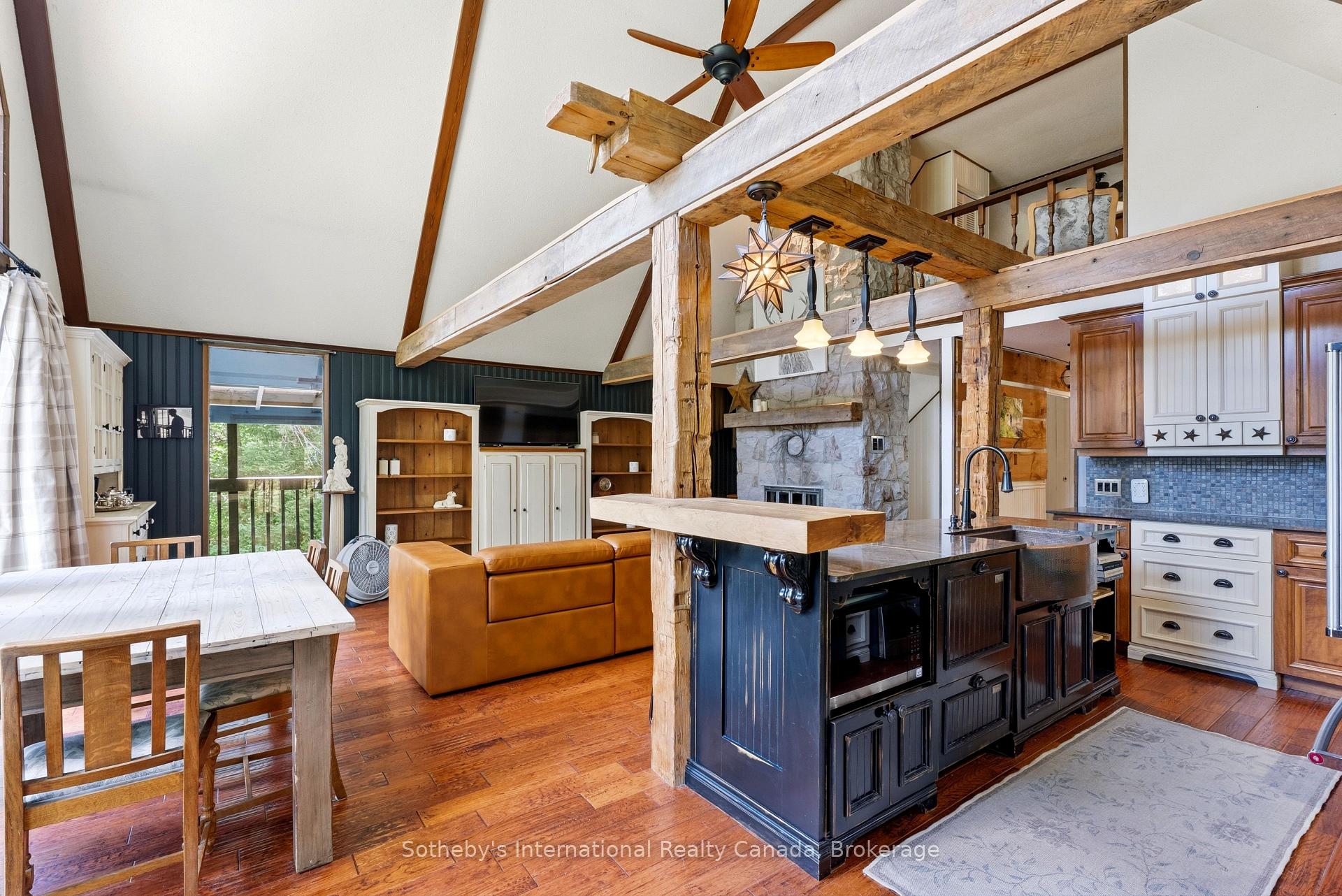Photo 13 of 132 Douglas Drive, Bracebridge, Macaulay — HOMEH