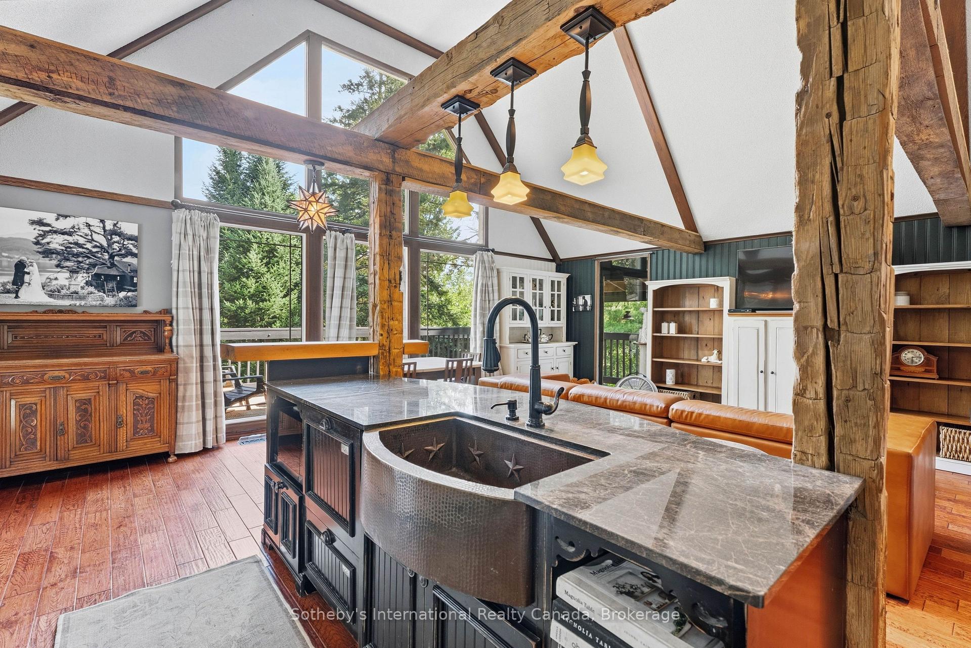 Photo 18 of 132 Douglas Drive, Bracebridge, Macaulay — HOMEH