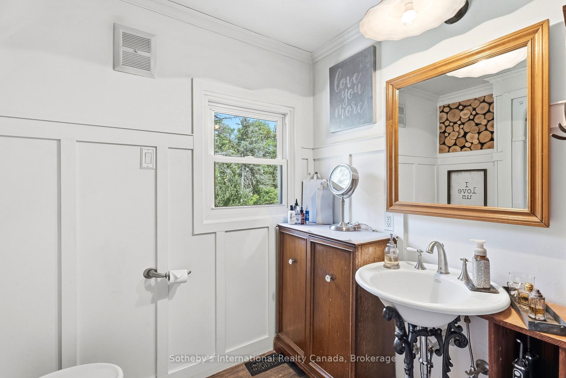 Photo 25 of 132 Douglas Drive, Bracebridge, Macaulay — HOMEH