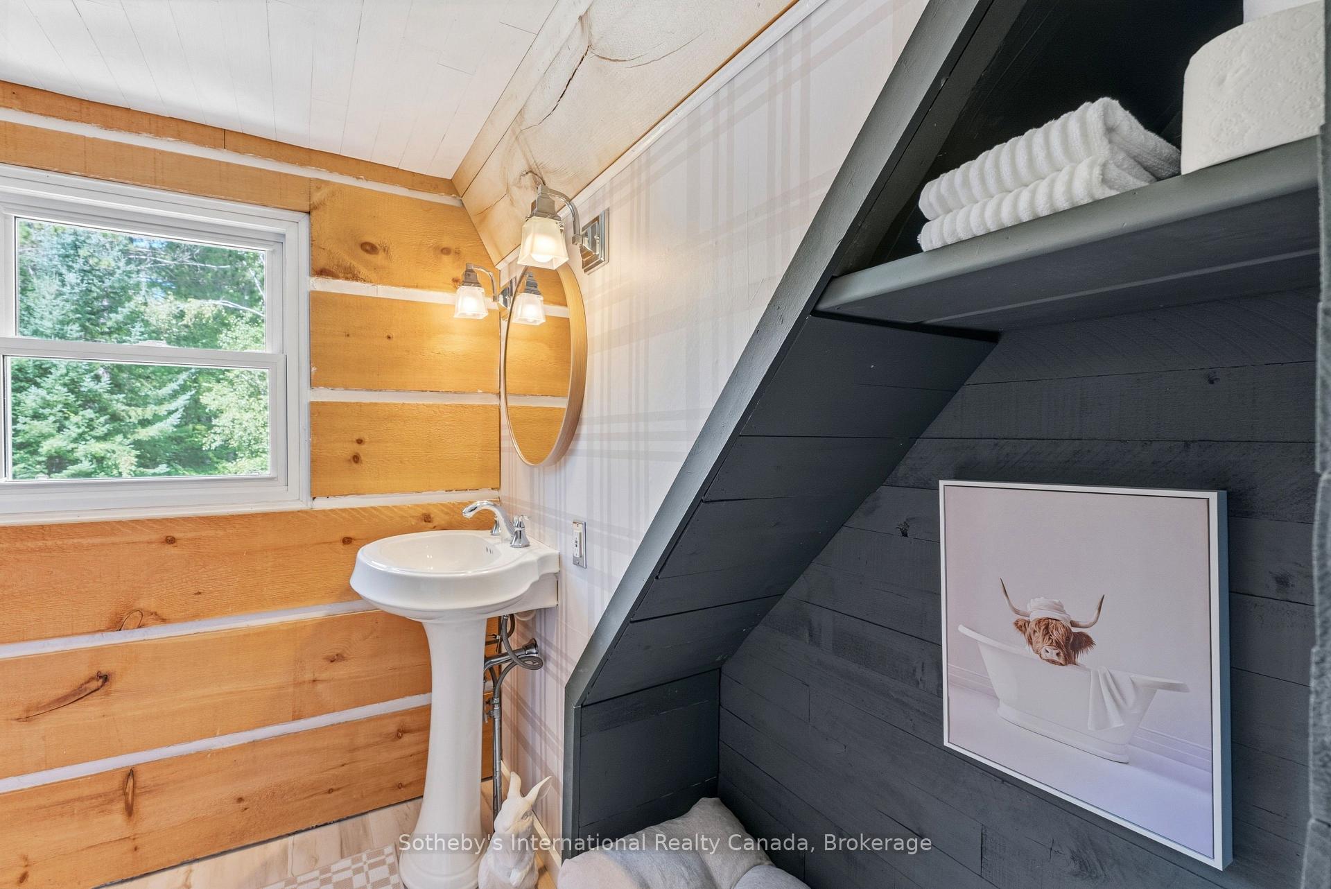 Photo 28 of 132 Douglas Drive, Bracebridge, Macaulay — HOMEH
