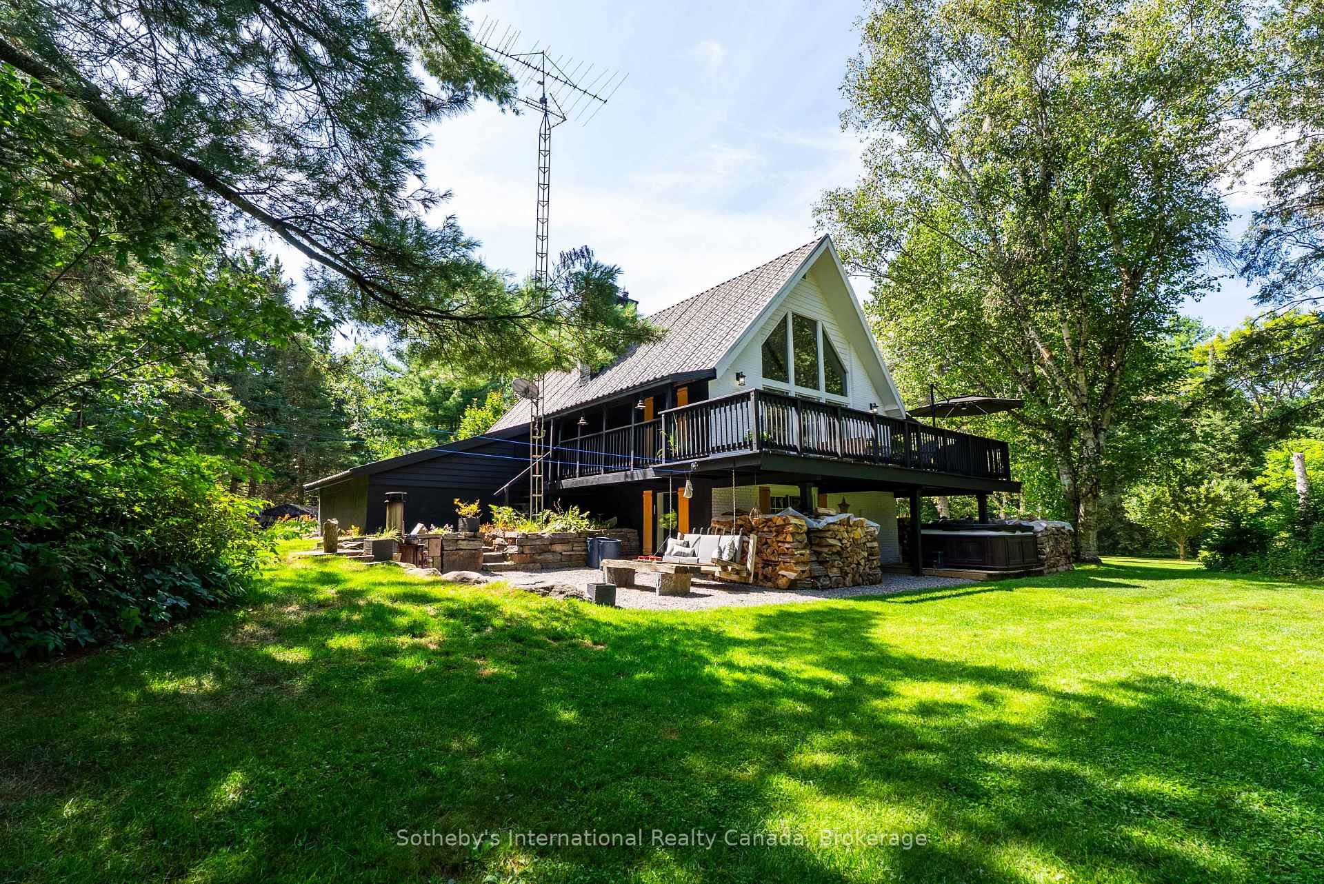 Photo 43 of 132 Douglas Drive, Bracebridge, Macaulay — HOMEH