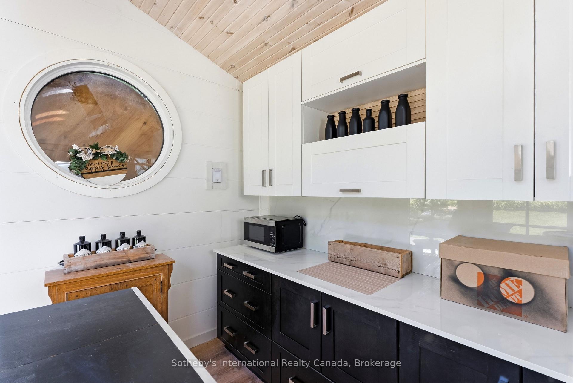 Photo 52 of 132 Douglas Drive, Bracebridge, Macaulay — HOMEH