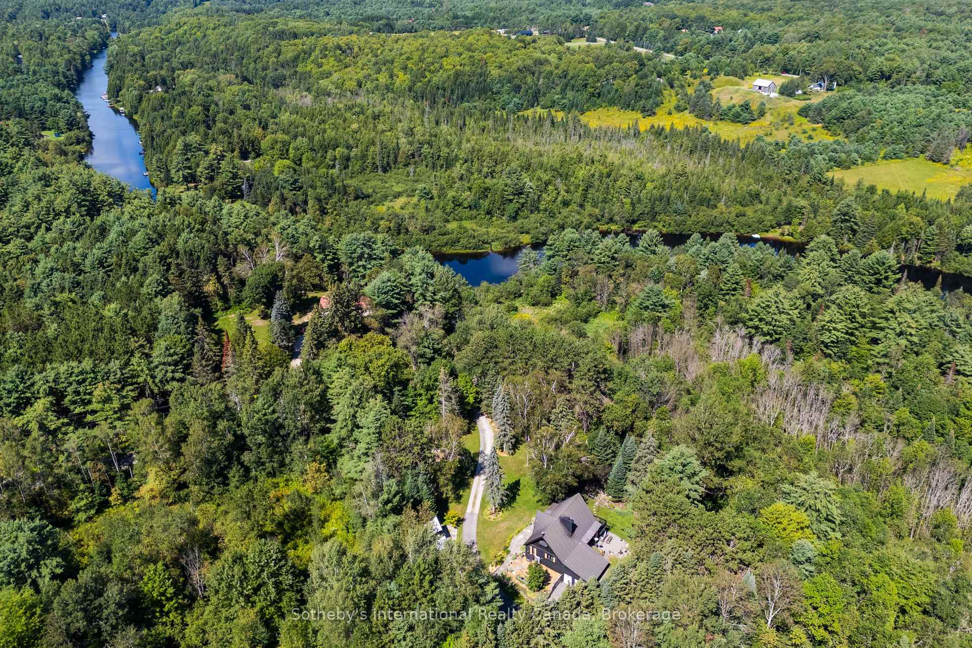 Photo 54 of 132 Douglas Drive, Bracebridge, Macaulay — HOMEH