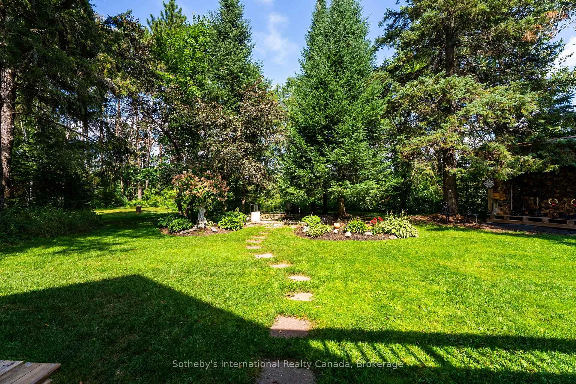 Photo 30 of 132 Douglas Drive, Bracebridge, Macaulay — HOMEH