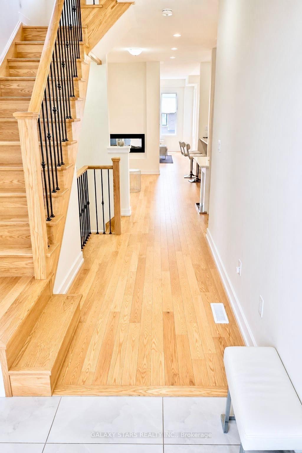 Photo 3 of 70 Mountainside Crescent, Whitby, Rolling Acres — HOMEH