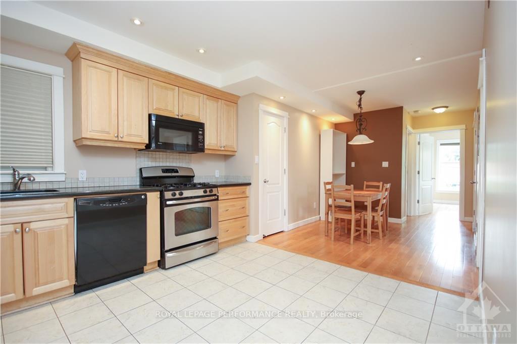 Photo 3 of Unit 2, 736 Cooper Street W, Ottawa, Ottawa Centre — HOMEH