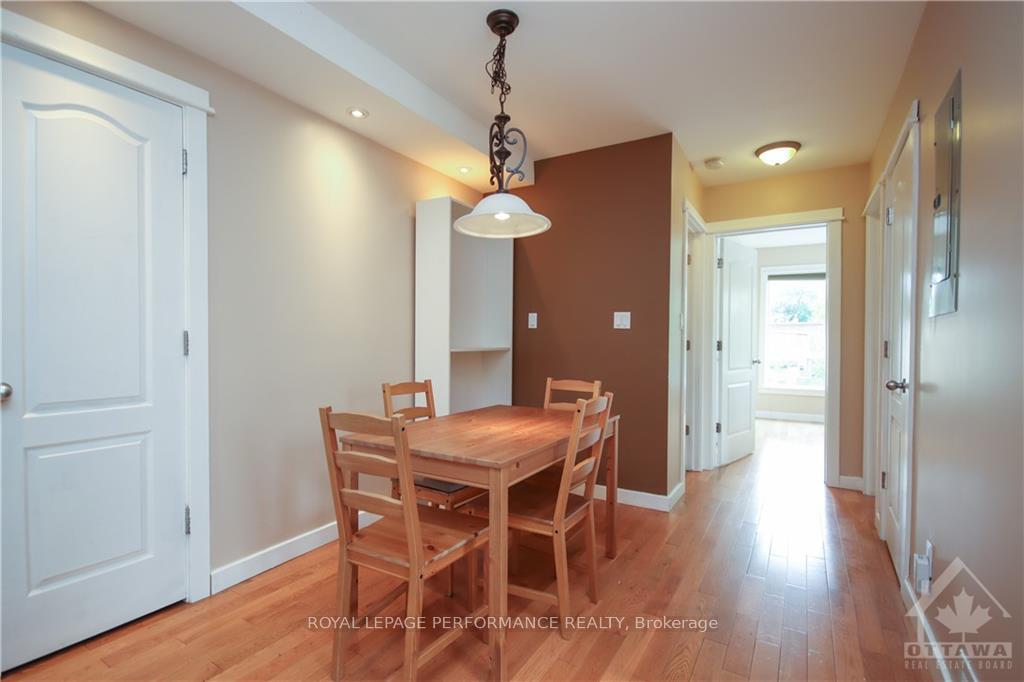 Photo 4 of Unit 2, 736 Cooper Street W, Ottawa, Ottawa Centre — HOMEH
