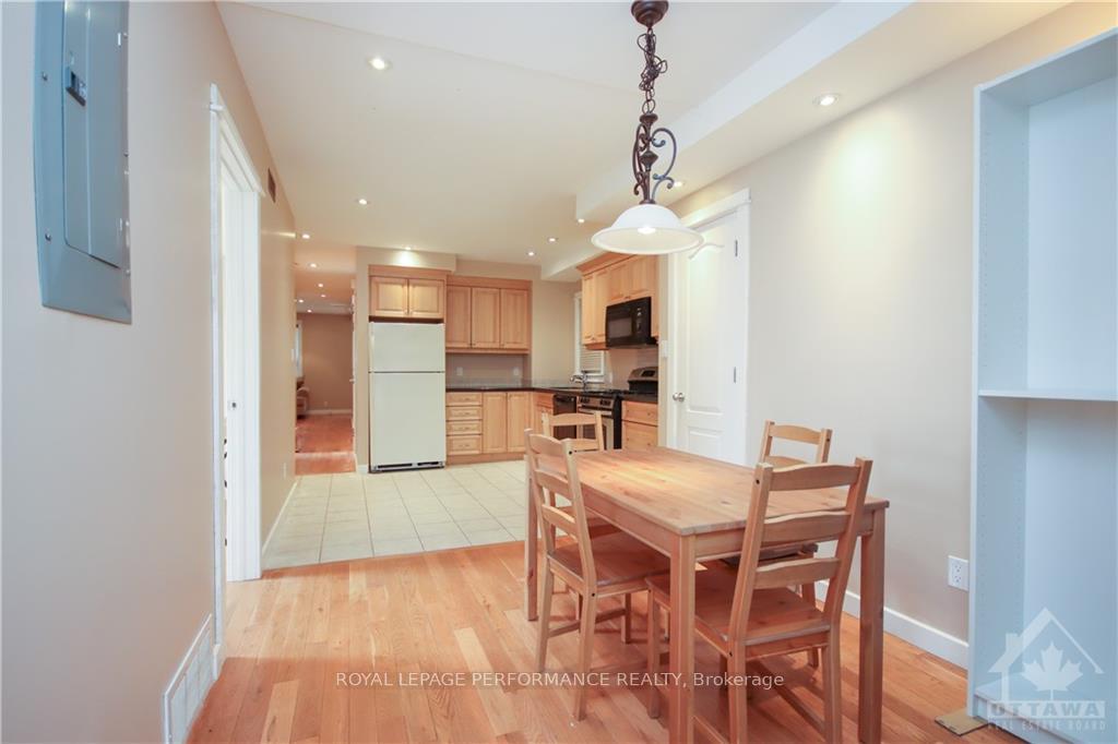Photo 5 of Unit 2, 736 Cooper Street W, Ottawa, Ottawa Centre — HOMEH