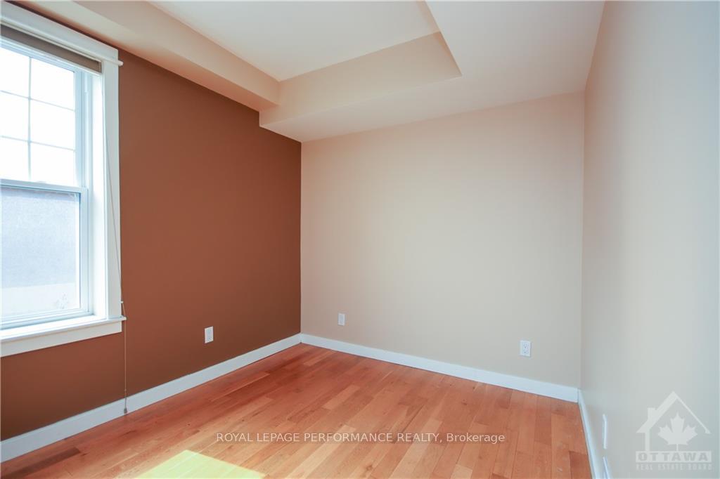 Photo 7 of Unit 2, 736 Cooper Street W, Ottawa, Ottawa Centre — HOMEH