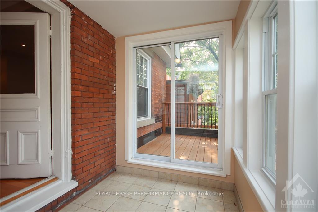 Photo 10 of Unit 2, 736 Cooper Street W, Ottawa, Ottawa Centre — HOMEH