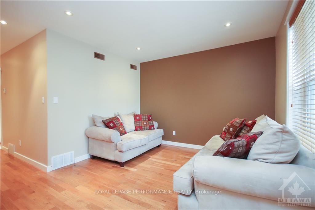 Photo 13 of Unit 2, 736 Cooper Street W, Ottawa, Ottawa Centre — HOMEH
