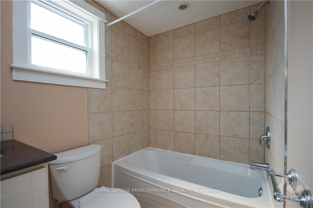 Photo 16 of Unit 2, 736 Cooper Street W, Ottawa, Ottawa Centre — HOMEH
