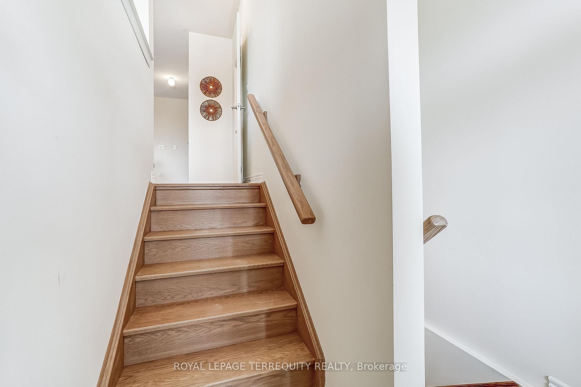 Photo 4 of 1218 Elizabeth Mackenzie Trail, Pickering, Rural Pickering — HOMEH