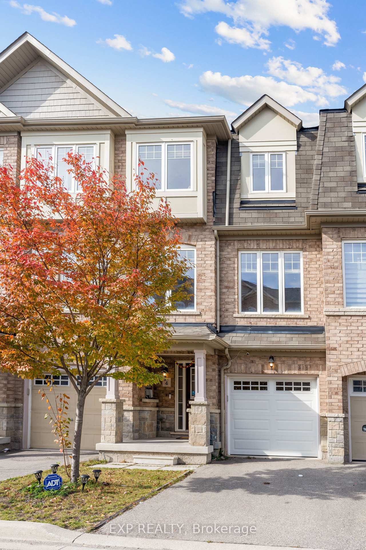 Photo 2 of 4 Magdalene Crescent, Brampton, Heart Lake East — HOMEH