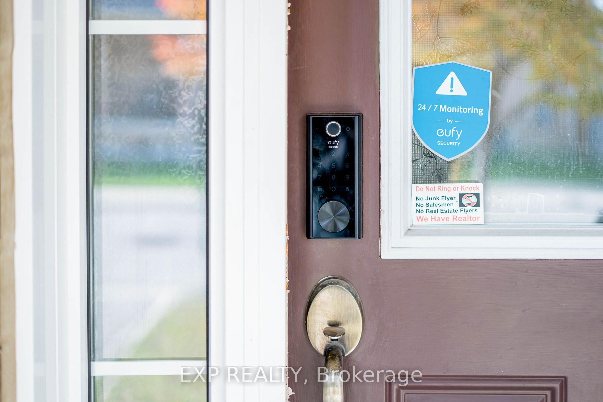 Photo 4 of 4 Magdalene Crescent, Brampton, Heart Lake East — HOMEH