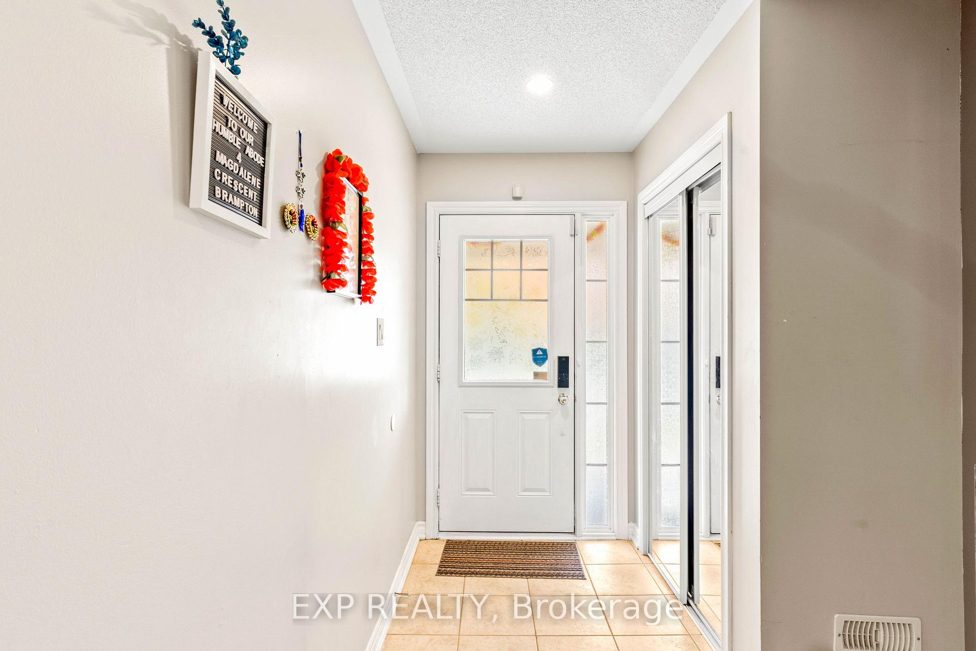 Photo 5 of 4 Magdalene Crescent, Brampton, Heart Lake East — HOMEH