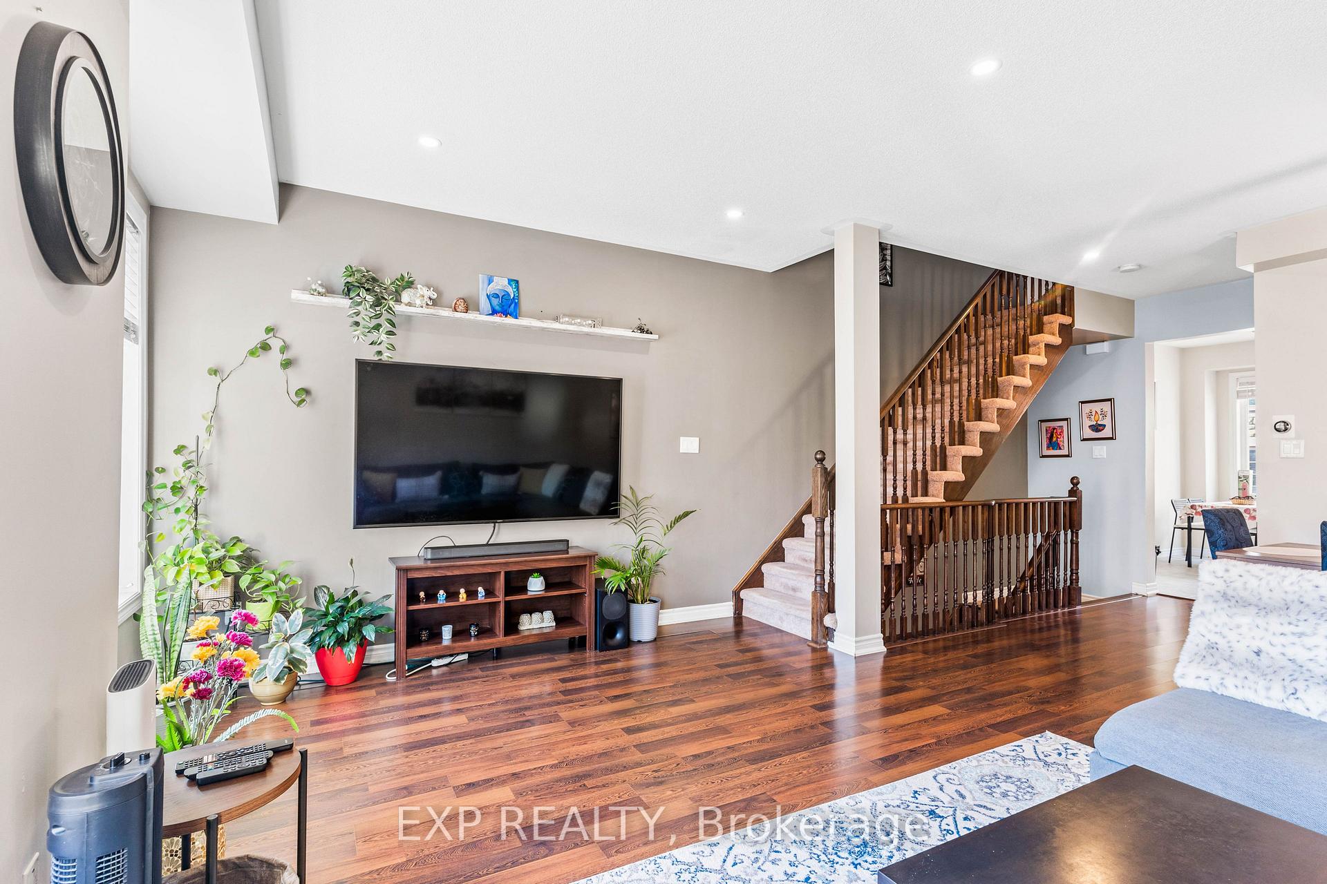 Photo 12 of 4 Magdalene Crescent, Brampton, Heart Lake East — HOMEH