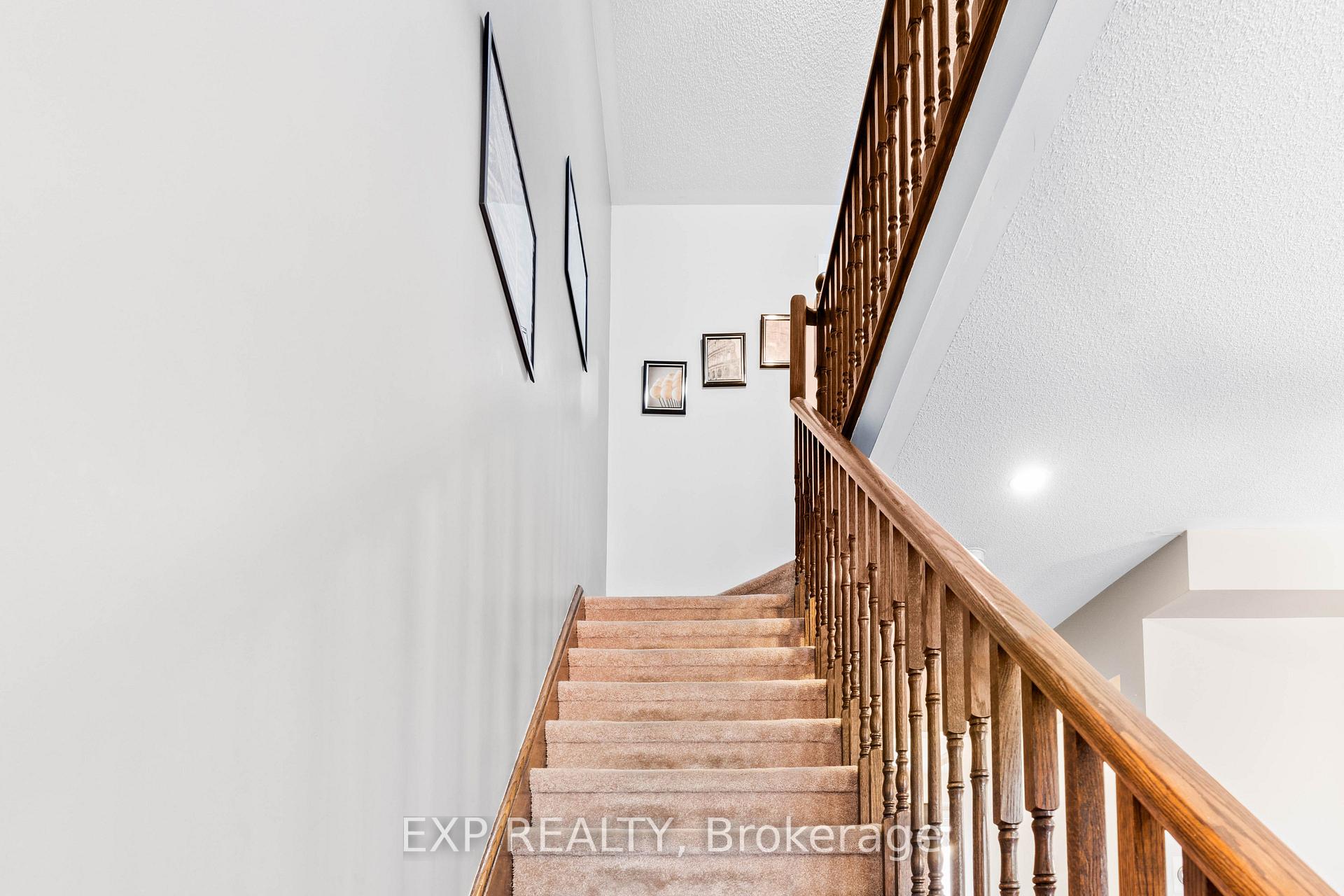 Photo 17 of 4 Magdalene Crescent, Brampton, Heart Lake East — HOMEH