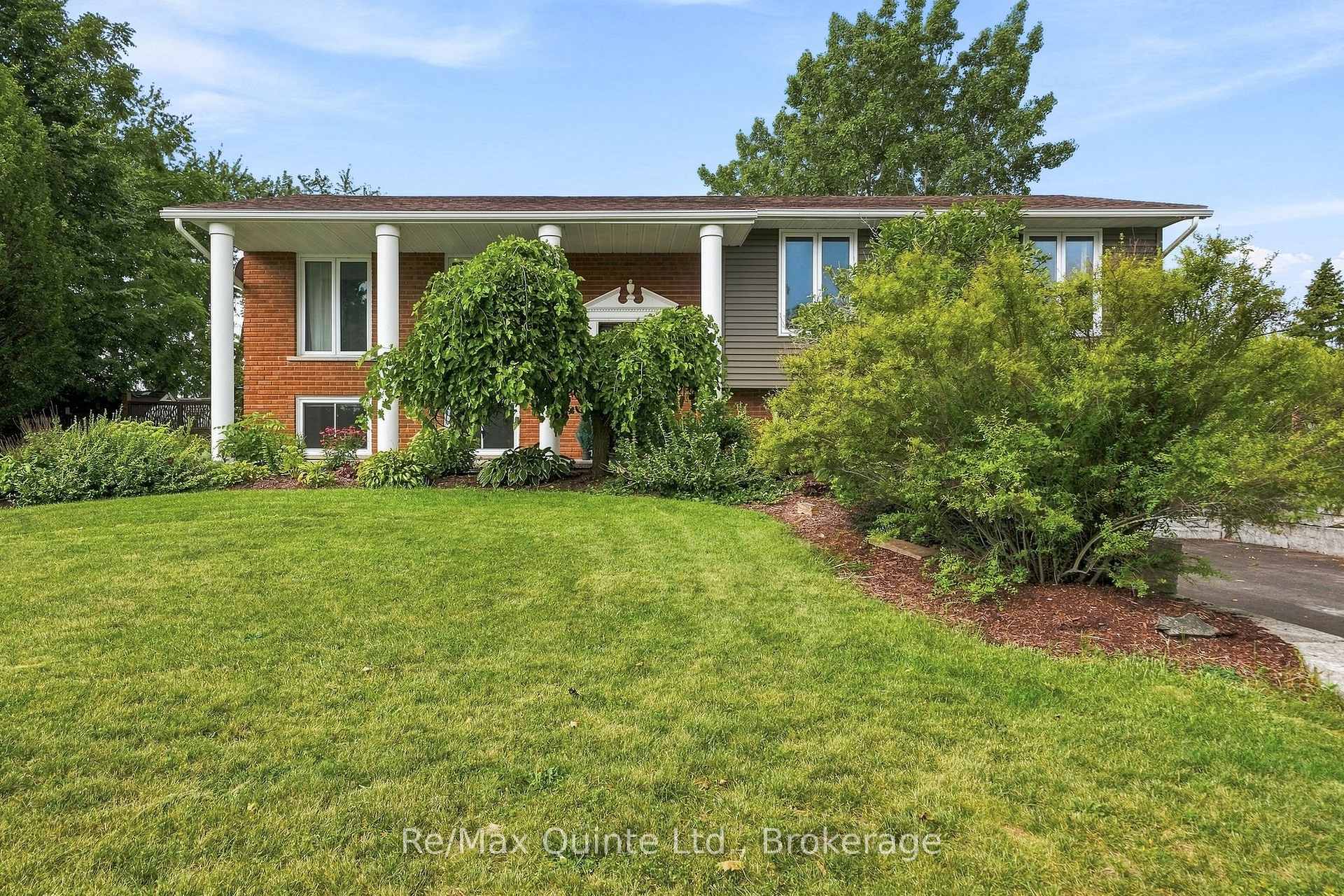 Photo 2 of 147 Jeffrey Drive, Quinte West, Sidney Ward — HOMEH