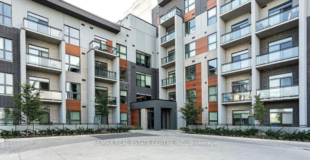 Front of Unit 113, 95 Dundas Street W