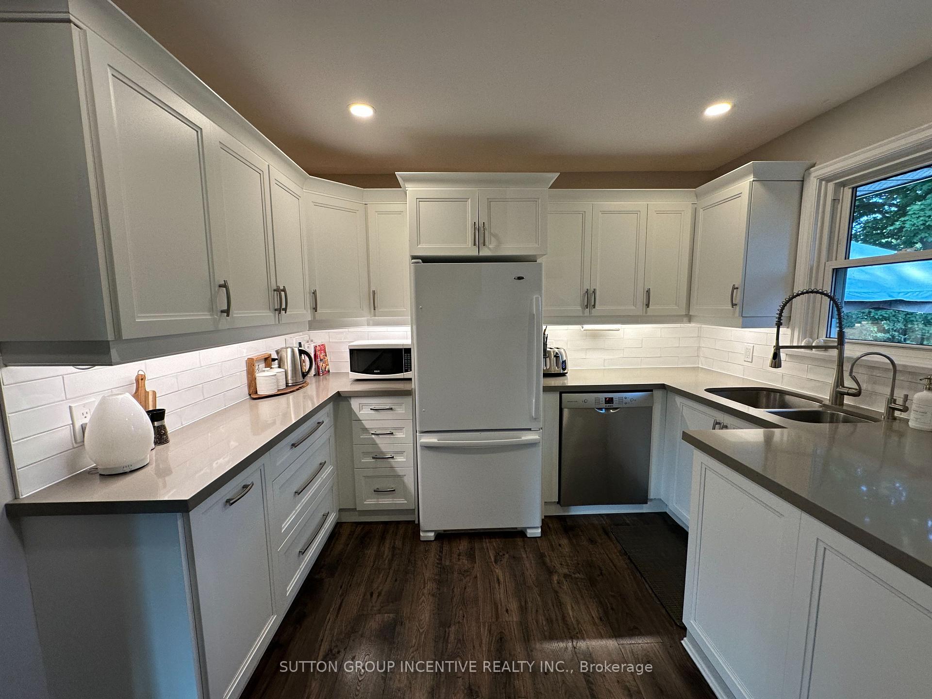 Photo 9 of 23 Northpark Road, Barrie, Wellington — HOMEH