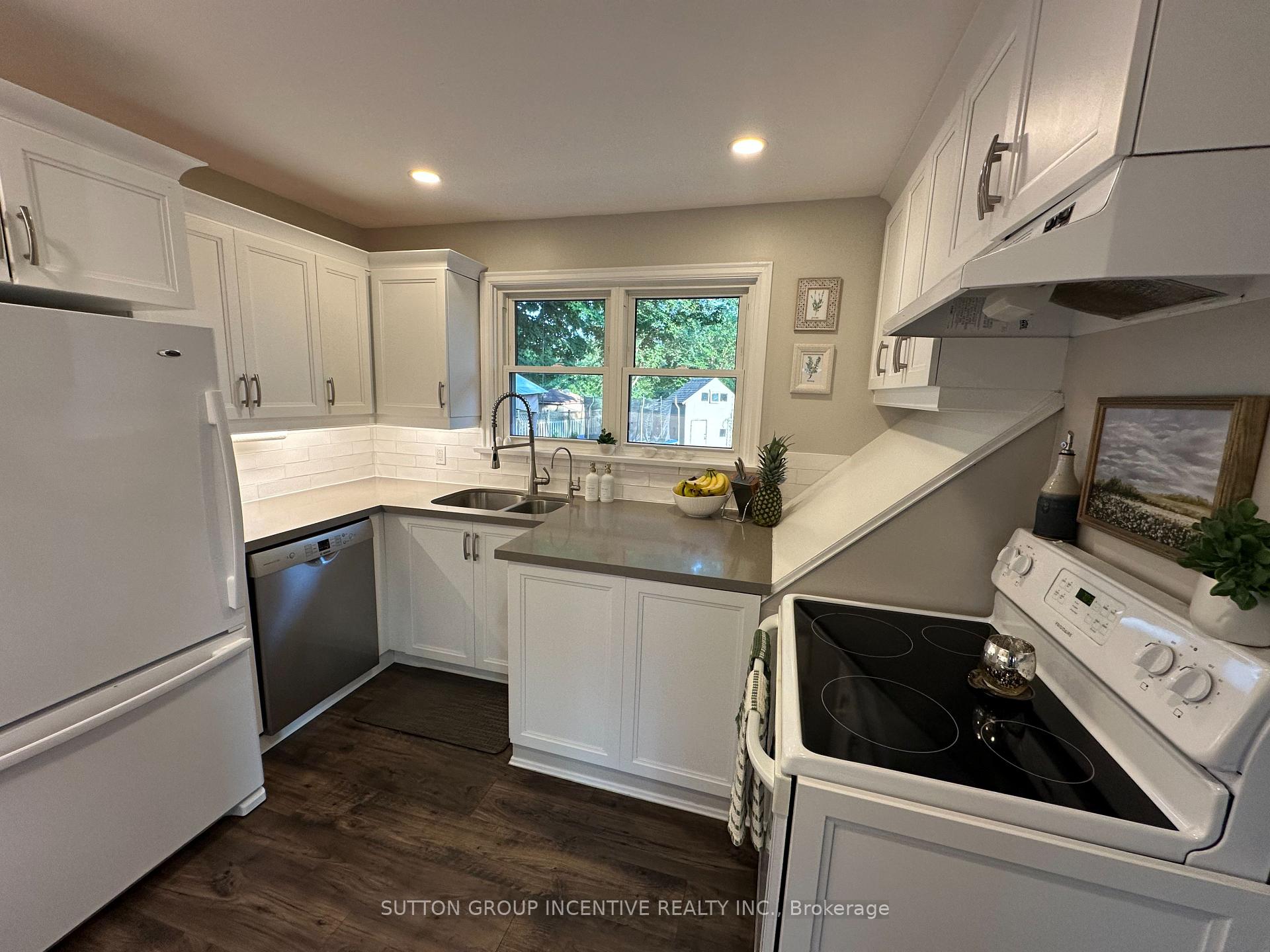 Photo 11 of 23 Northpark Road, Barrie, Wellington — HOMEH