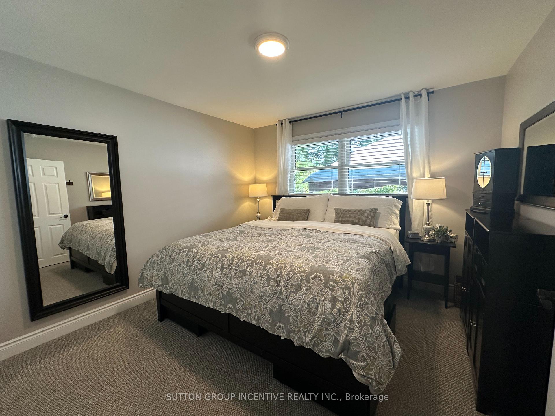 Photo 15 of 23 Northpark Road, Barrie, Wellington — HOMEH