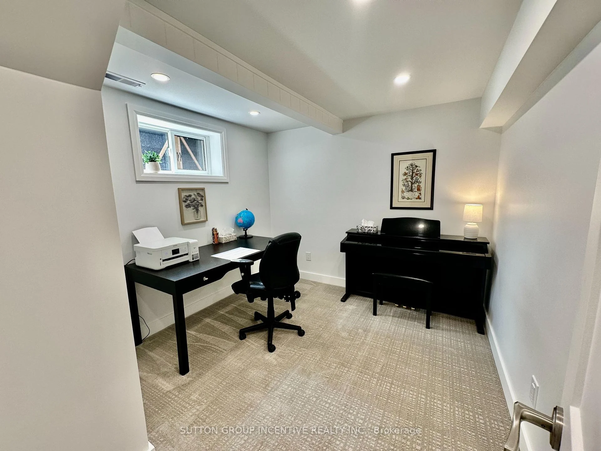Photo 20 of 23 Northpark Road, Barrie, Wellington — HOMEH